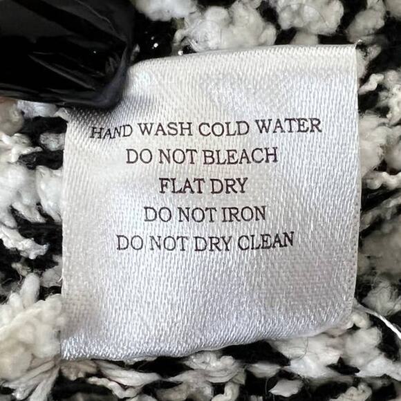 HYFVE Black White Oversized Popcorn Knit Button Down Cardigan Sweater Size Small - Picture 13 of 13